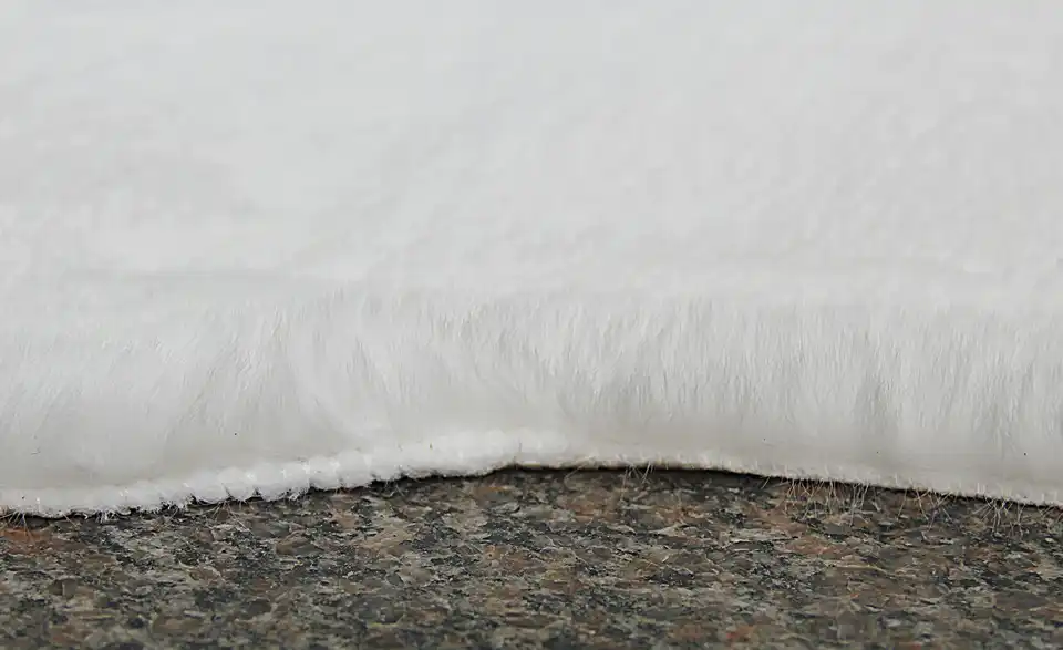 como Kunstfell mit weichem Rücken Bunny-Soft, Detailansicht