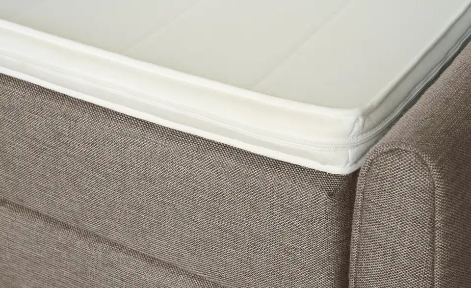 Boxspringbett Baron mit Bettkasten und Topper, Detailansicht