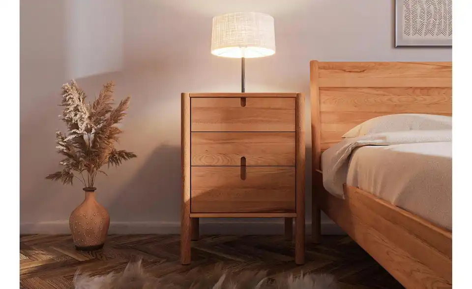 Nachttisch hoch mit 2 Schüben, in Wohnsituation