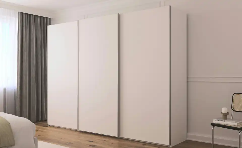 Schwebetürenschrank Regina inklusive Zubehör, in Wohnsituation