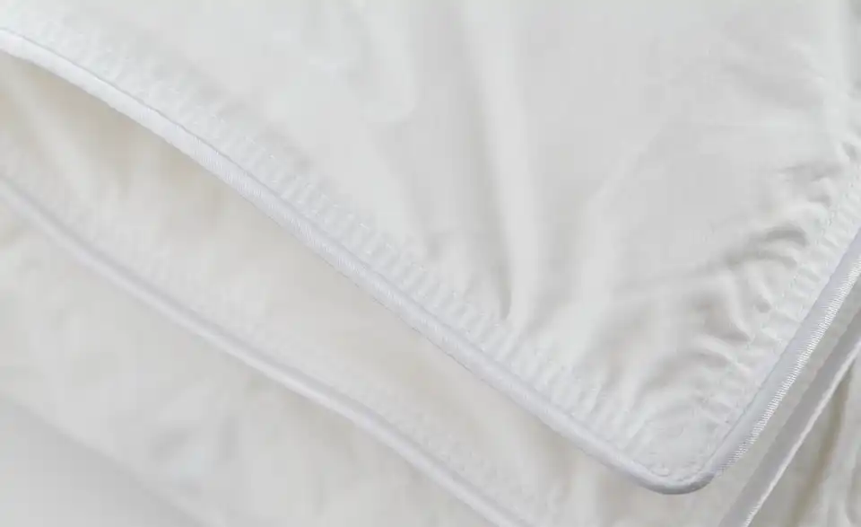 Dunlopillo Dauneneinziehdecke Supreme de luxe, Naht