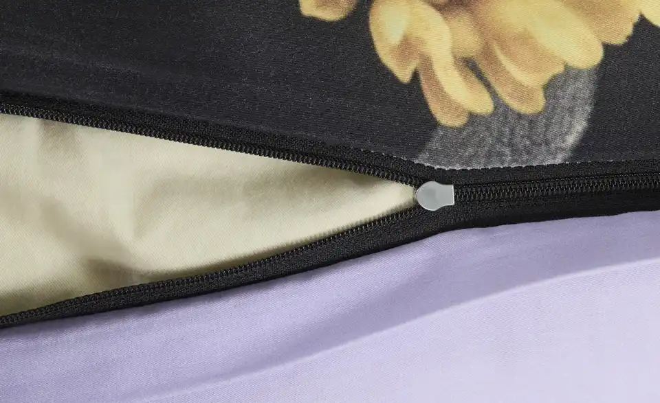 indigo Mako-Satin Wende-Bettwäsche Flowery, Detailansicht