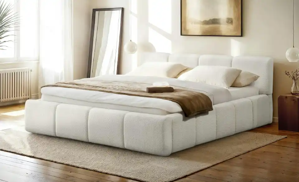 Polsterbett Palma in cremefarbenem Bouclé, in Wohnsituation