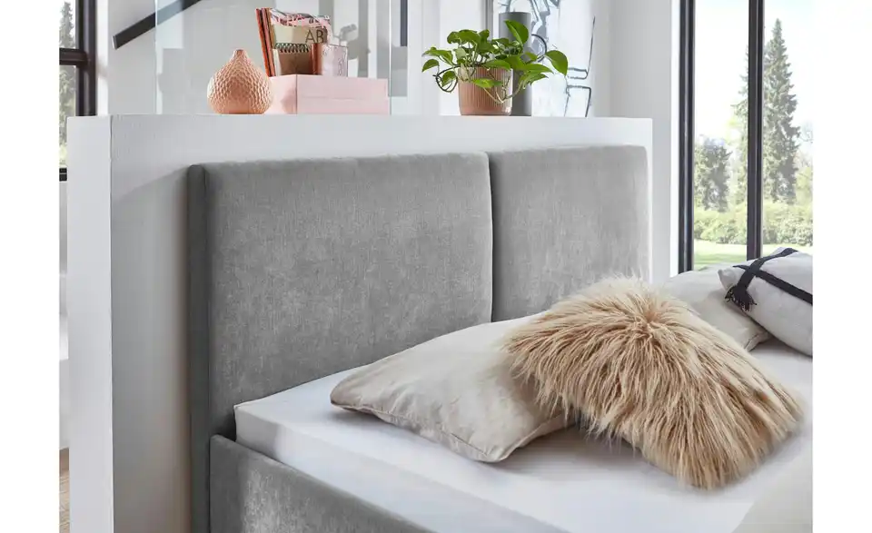 Polsterbett Piano in grau, in Wohnsituation